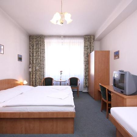 Hotel Legie Bed And Breakfast Πράγα Εξωτερικό φωτογραφία