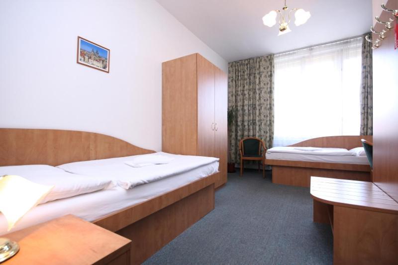 Hotel Legie Bed And Breakfast Πράγα Εξωτερικό φωτογραφία